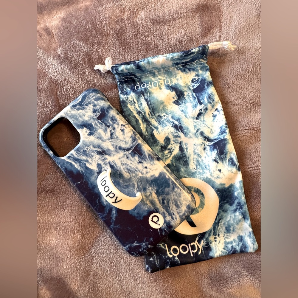 Loopy case IPhone 11 pro - Like New